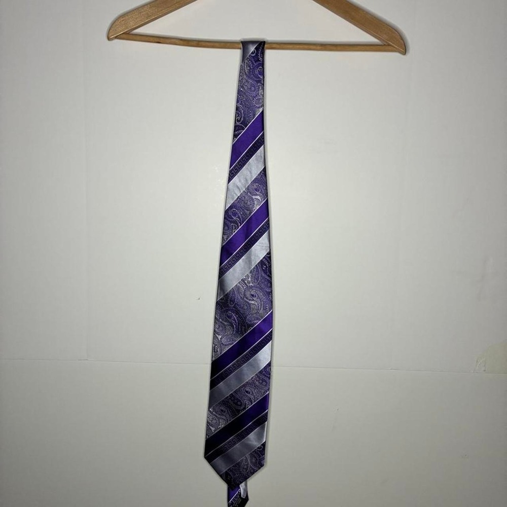 Avanti Uomo Purple, Silver, and Black Paisley Tie